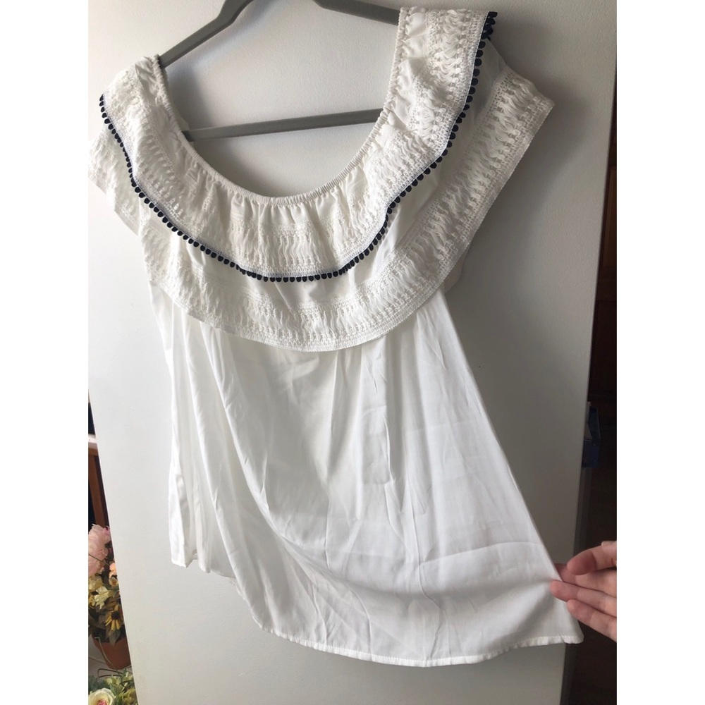 SHEIN White Off-Shoulder Ruffled Top with Navy Trim